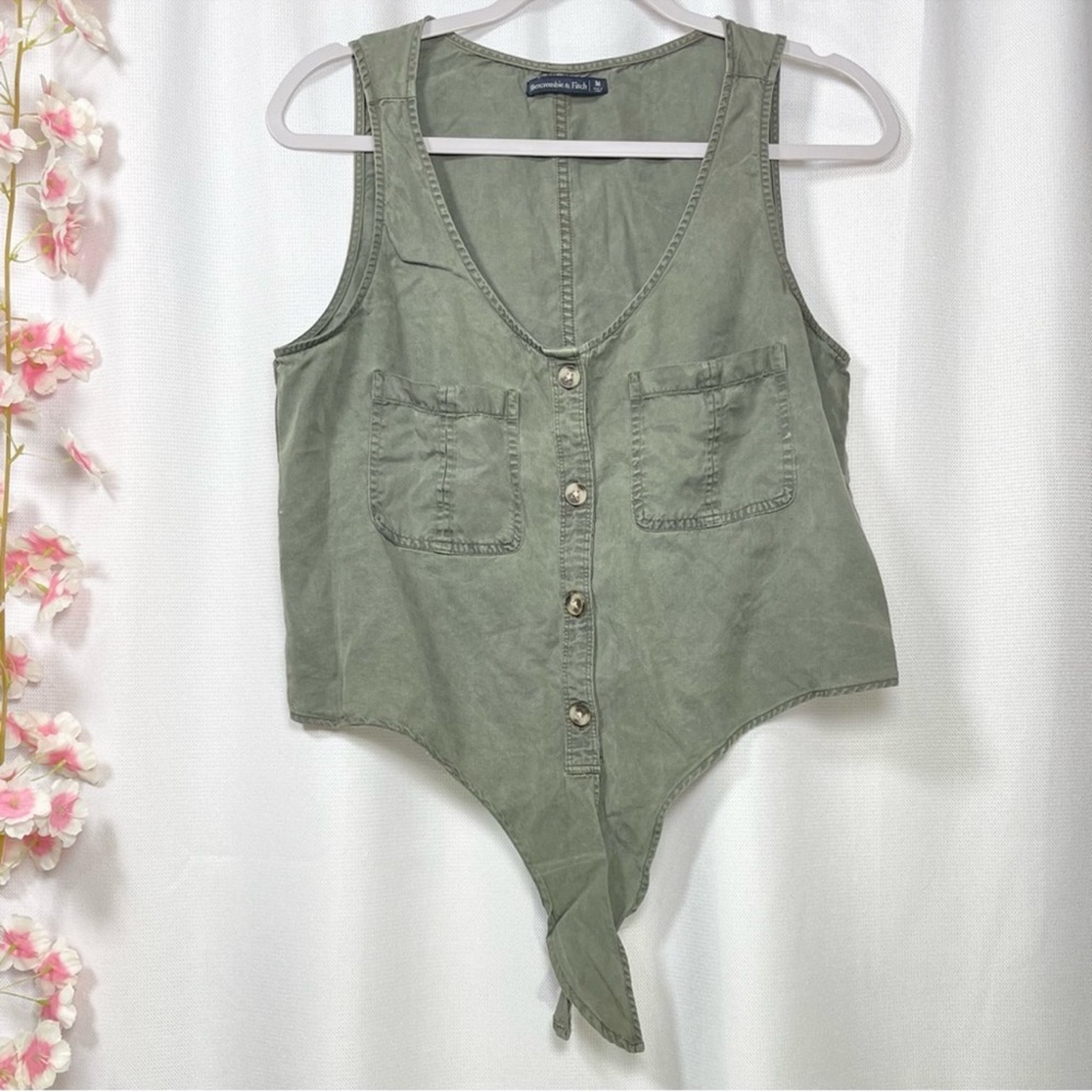Abercrombie & Fitch Army Green Utility Tie
Front Tank Top Medium